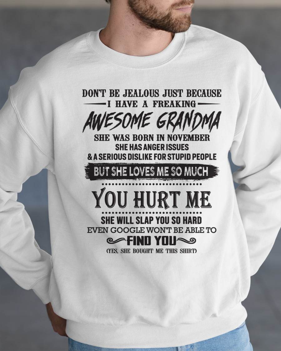 November - Awesome Grandma - The perfect gift for a grandson or granddaughter ( SKU07-153-11)
